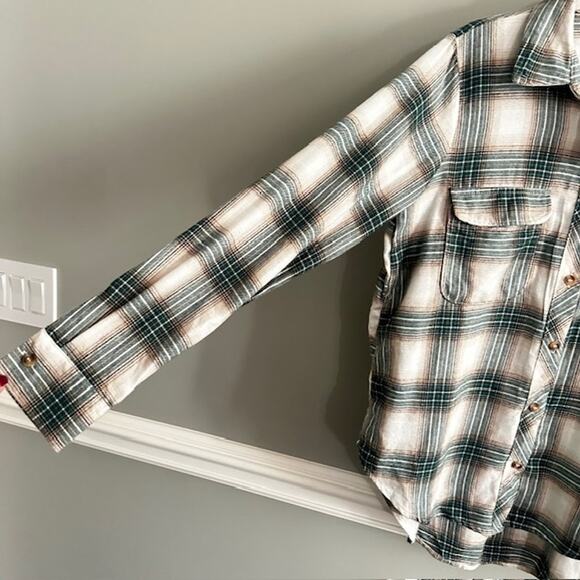 Blu Pepper NWT Green Ivory Plaid Flannel Button Down Shirt Small - Picture 4 of 11